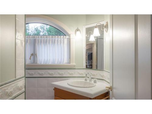 153 Bay Street, Oro-Medonte, ON - Indoor Photo Showing Bathroom