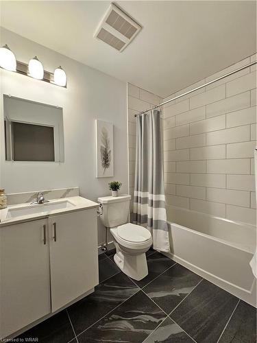 304-1438 Highland Road W, Kitchener, ON - Indoor Photo Showing Bathroom