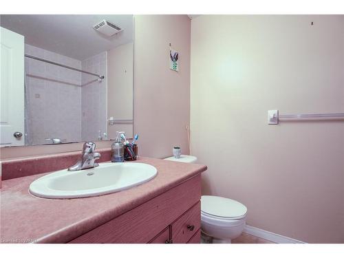 776 Paris Boulevard, Waterloo, ON - Indoor Photo Showing Bathroom
