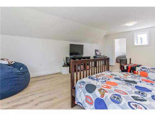 25 High Street, Drayton, ON - Indoor Photo Showing Bedroom
