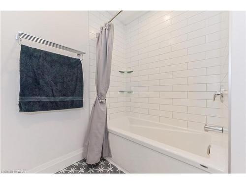 25 High Street, Drayton, ON - Indoor Photo Showing Bathroom