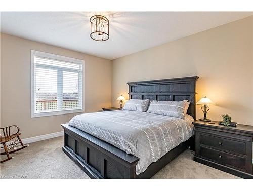 53 Nicoles Trail, Thorndale, ON - Indoor Photo Showing Bedroom