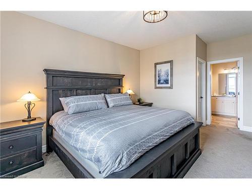 53 Nicoles Trail, Thorndale, ON - Indoor Photo Showing Bedroom