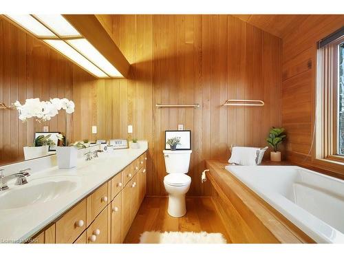 143 Grand Ridge Drive, Cambridge, ON - Indoor Photo Showing Bathroom