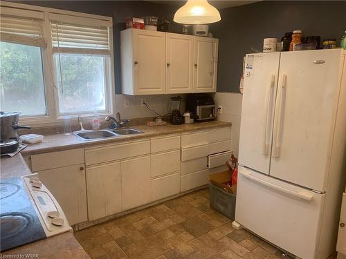 272 Main Street, Cambridge, ON - Indoor Photo Showing Kitchen With Double Sink