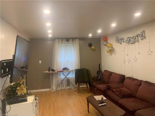 272 Main Street, Cambridge, ON - Indoor Photo Showing Living Room