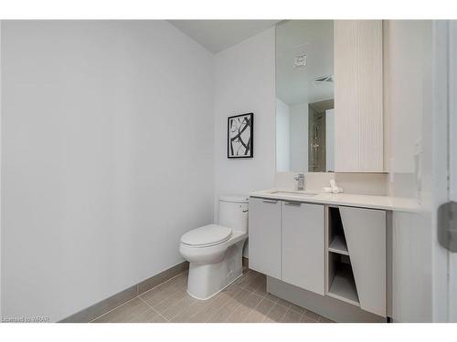 5207-3883 Quartz Road, Mississauga, ON - Indoor Photo Showing Bathroom