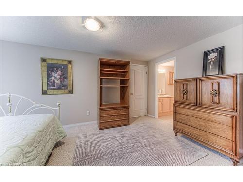 811 Creekside Drive, Waterloo, ON - Indoor Photo Showing Bedroom