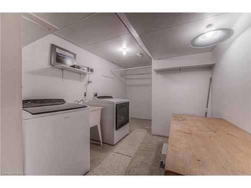 811 Creekside Drive, Waterloo, ON - Indoor Photo Showing Laundry Room