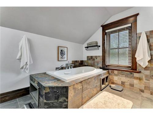 67 River Road, Plattsville, ON - Indoor Photo Showing Bathroom