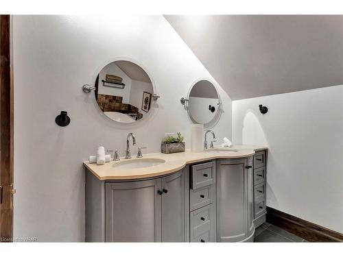 67 River Road, Plattsville, ON - Indoor Photo Showing Bathroom