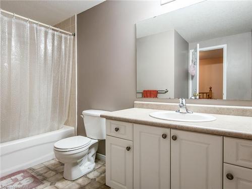 725 Activa Avenue, Kitchener, ON - Indoor Photo Showing Bathroom