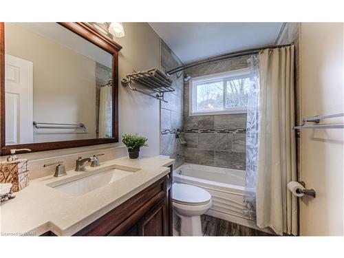 8008 7 Highway, Guelph/Eramosa, ON - Indoor Photo Showing Bathroom