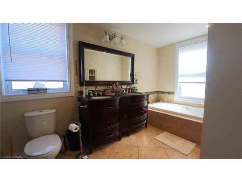 259 Trafalgar Road, Pembroke, ON - Indoor Photo Showing Bathroom