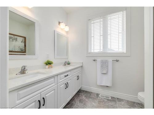 675 Conners Drive, Listowel, ON - Indoor Photo Showing Bathroom