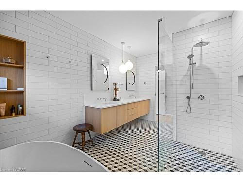 66 Metcalfe Street, Guelph, ON - Indoor Photo Showing Bathroom