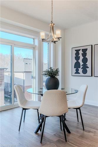 695 Benninger Drive, Kitchener, ON - Indoor Photo Showing Dining Room