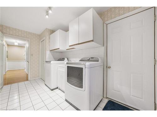 417 Stillmeadow Circle, Waterloo, ON - Indoor Photo Showing Laundry Room
