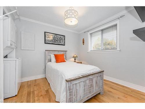 18 Summerside Crescent, Cambridge, ON - Indoor Photo Showing Bedroom