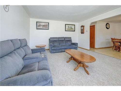 7 Fulton Street, Milverton, ON - Indoor Photo Showing Living Room