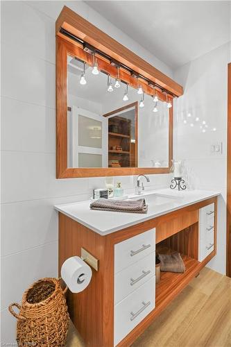 707-112 Benton Street, Kitchener, ON - Indoor Photo Showing Bathroom