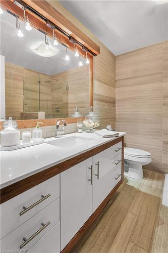 707-112 Benton Street, Kitchener, ON - Indoor Photo Showing Bathroom