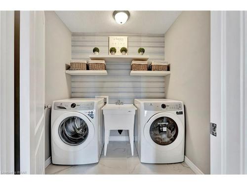 222 Jacob Street E, Tavistock, ON - Indoor Photo Showing Laundry Room