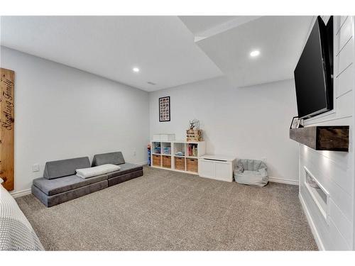 2-22 Marshall Drive, Guelph, ON - Indoor