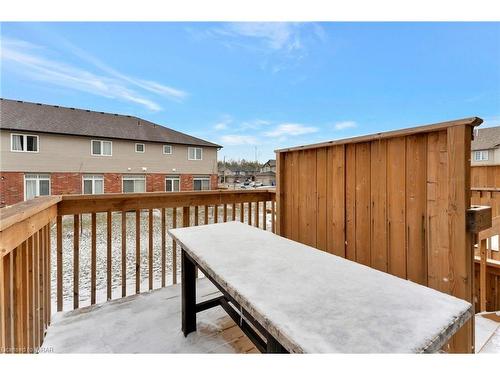 2-22 Marshall Drive, Guelph, ON - Outdoor With Exterior