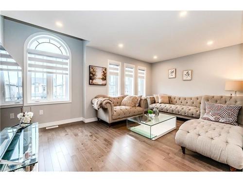 55 Spachman Street Street, Kitchener, ON - Indoor Photo Showing Living Room