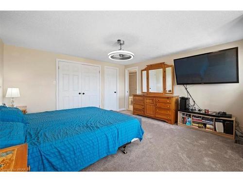 30 Heatherwood Place, Kitchener, ON - Indoor Photo Showing Bedroom