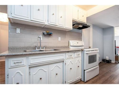 228 Ingleside Place, Kitchener, ON - Indoor Photo Showing Kitchen With Double Sink