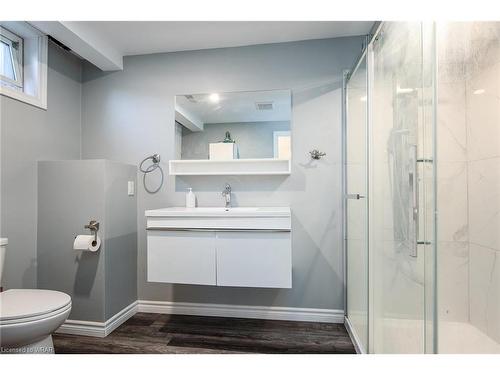 228 Ingleside Place, Kitchener, ON - Indoor Photo Showing Bathroom