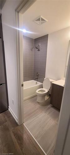 706-5 Wellington Street S, Kitchener, ON - Indoor Photo Showing Bathroom