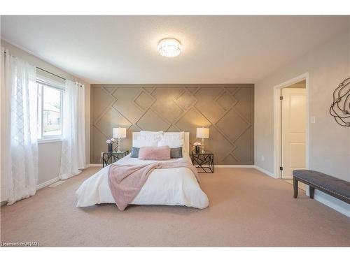 926 Zeller Crescent, Kitchener, ON - Indoor Photo Showing Bedroom