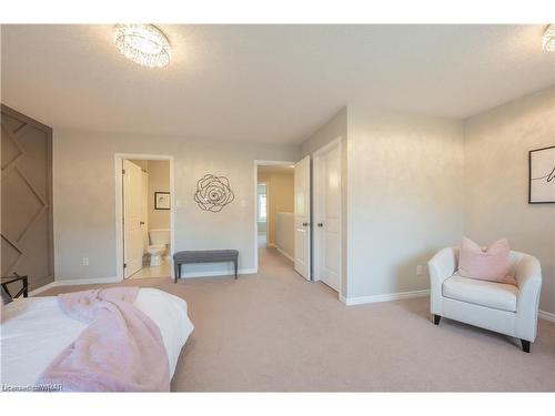 926 Zeller Crescent, Kitchener, ON - Indoor Photo Showing Bedroom