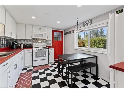 38 Macpherson Crescent, Kawartha Lakes, ON - Indoor Photo Showing Kitchen