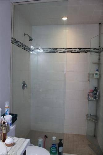 27 Stillwater Street, Kitchener, ON - Indoor Photo Showing Bathroom