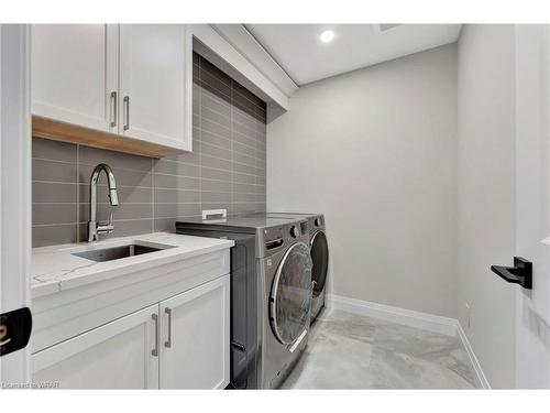 240 Mount Pleasant Street, Brantford, ON - Indoor Photo Showing Laundry Room