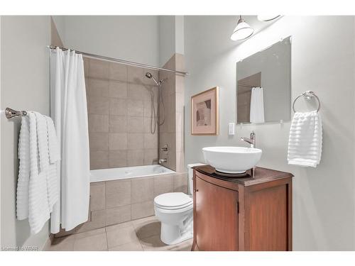 210-276 King Street W, Kitchener, ON - Indoor Photo Showing Bathroom
