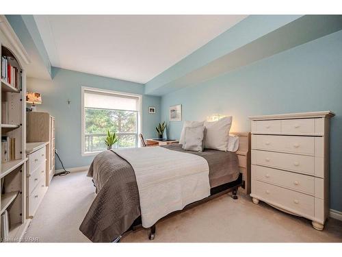 408-405 Erb Street W, Waterloo, ON - Indoor Photo Showing Bedroom