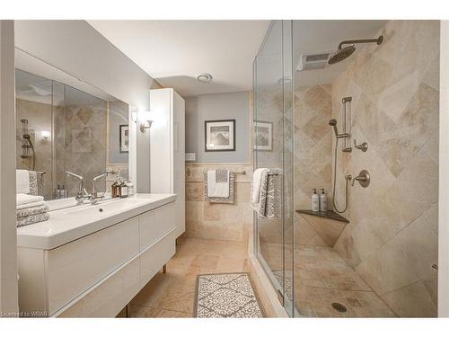 15 Brant Road N, Cambridge, ON - Indoor Photo Showing Bathroom
