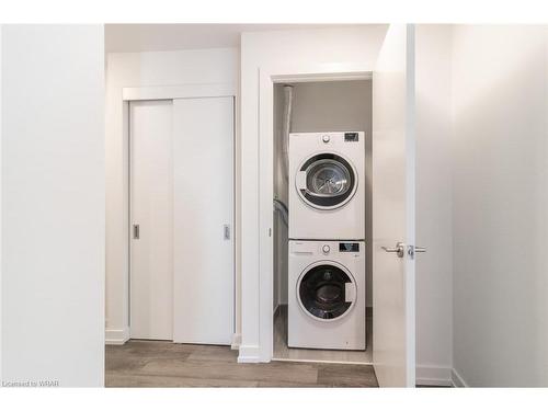502-15 Wellington Street S, Kitchener, ON - Indoor Photo Showing Laundry Room