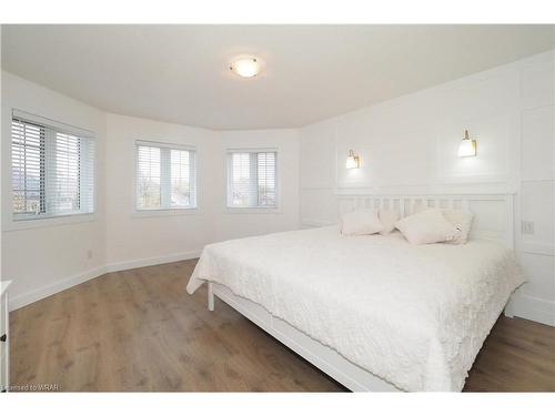 705 Salzburg Drive, Waterloo, ON - Indoor Photo Showing Bedroom