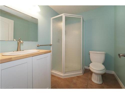 705 Salzburg Drive, Waterloo, ON - Indoor Photo Showing Bathroom