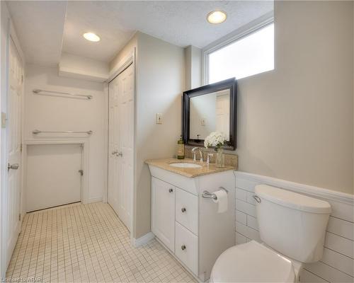 65 Brendawood Crescent, Waterloo, ON - Indoor Photo Showing Bathroom