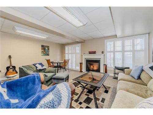 32-165 Chandos Drive, Kitchener, ON - Indoor With Fireplace