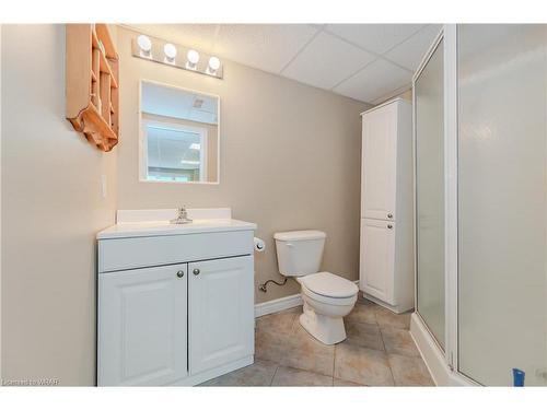 32-165 Chandos Drive, Kitchener, ON - Indoor Photo Showing Bathroom
