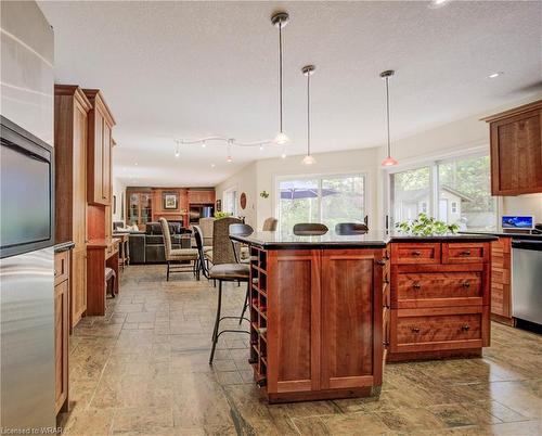 460 Drake Circle, Waterloo, ON - Indoor Photo Showing Kitchen