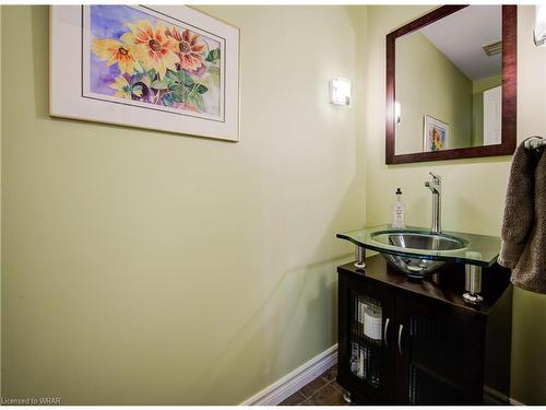 460 Drake Circle, Waterloo, ON - Indoor Photo Showing Bathroom